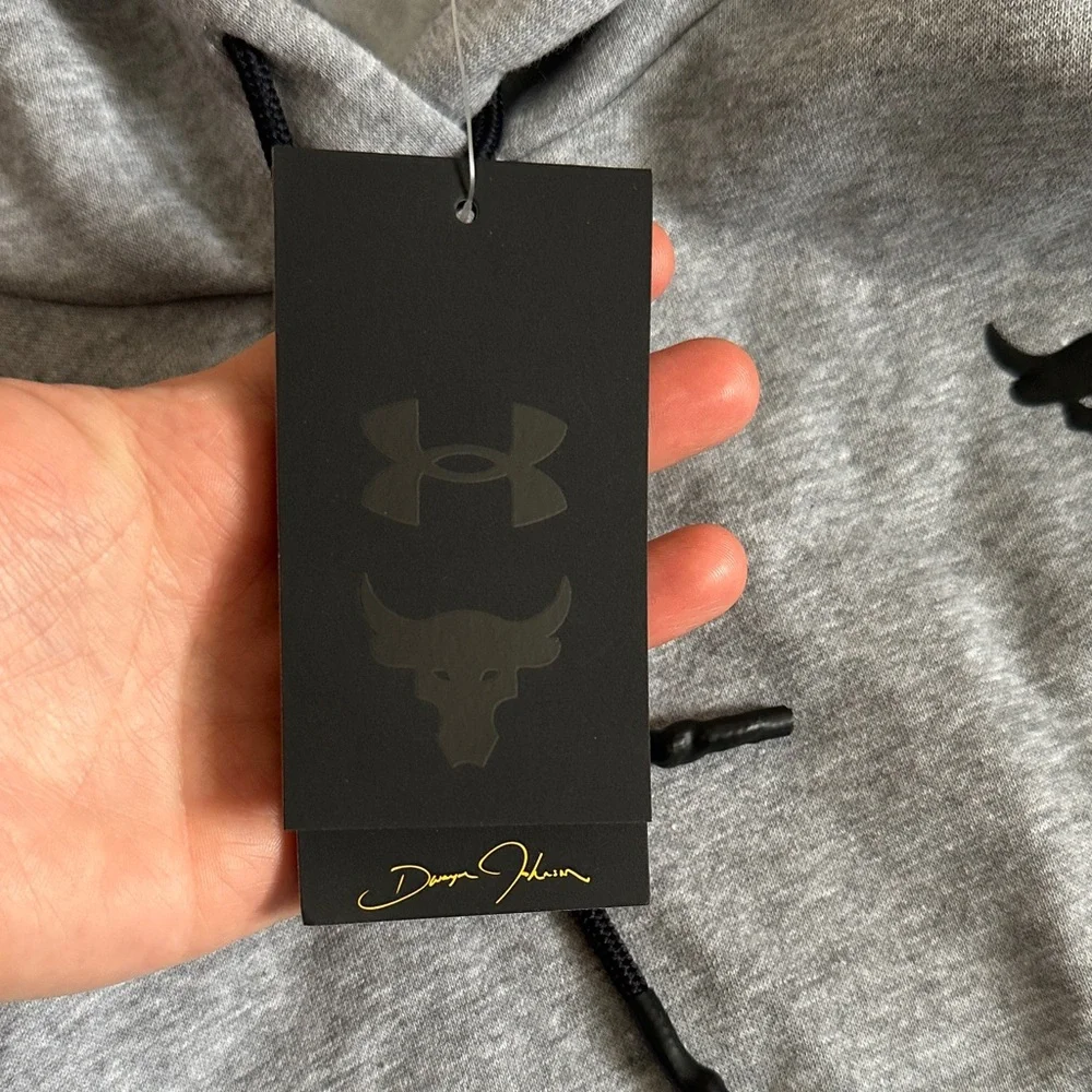 Under Armour Project Rock Cropped sleeveless Hoodie Sweatshirt Womens - Picture 3 of 3